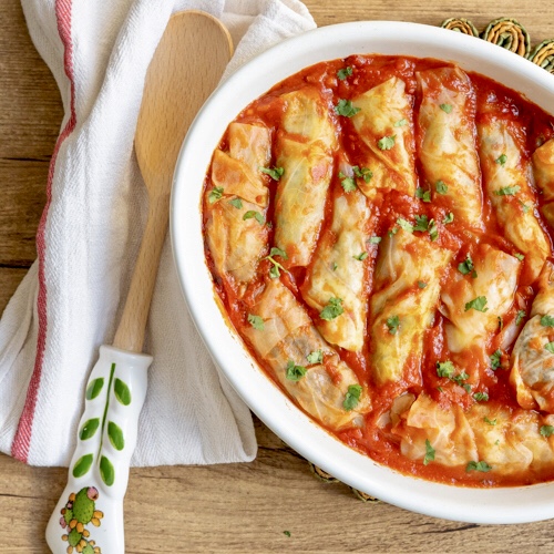 Spitskoolrolletjes met pindavulling