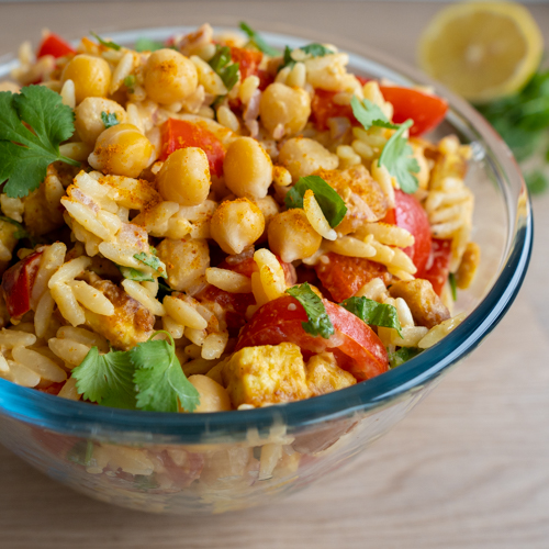 Orzosalade met hummus